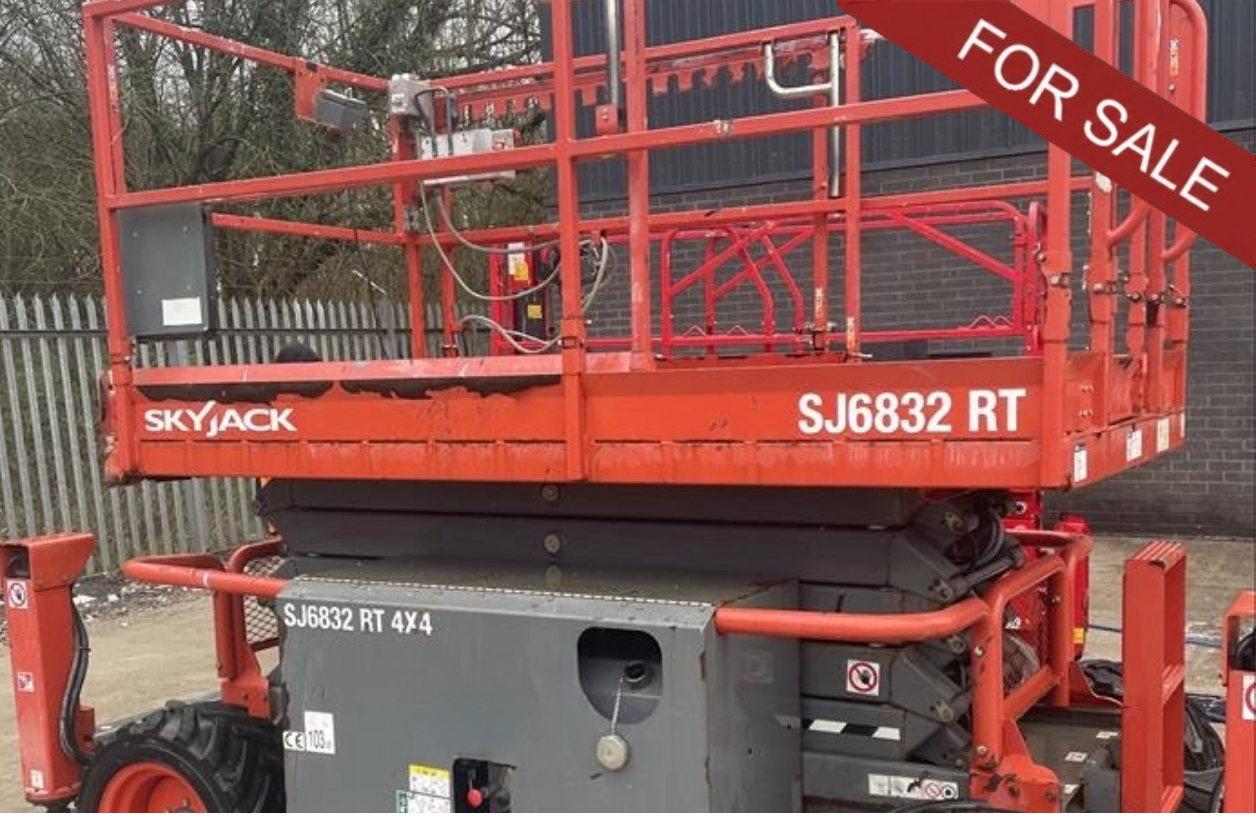 SKYJACK 6832 DIESEL SCISSOR LIFT